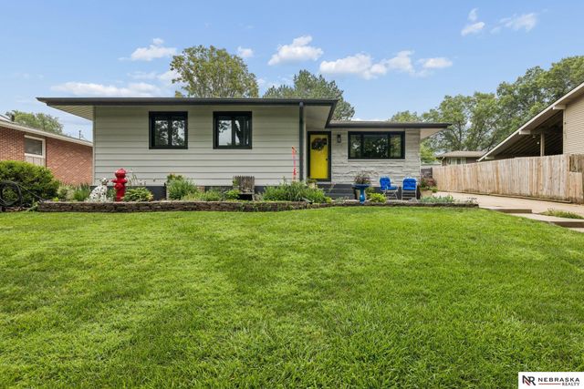 1108 W Avon Lane, Lincoln, NE 68505