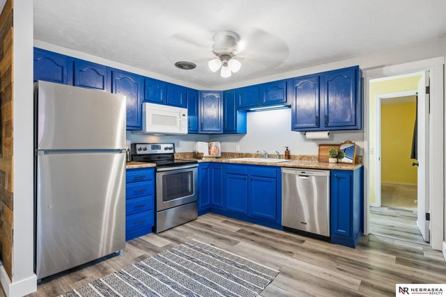 1108 W Avon Lane, Lincoln, NE 68505