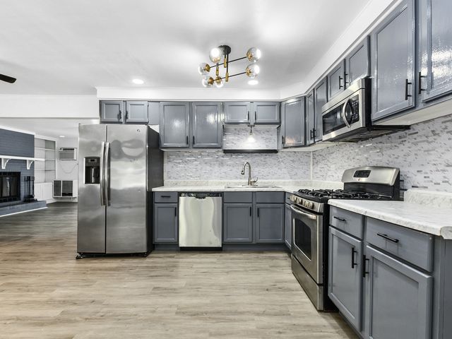 21801 Central Park Avenue, Park Forest, IL 60466