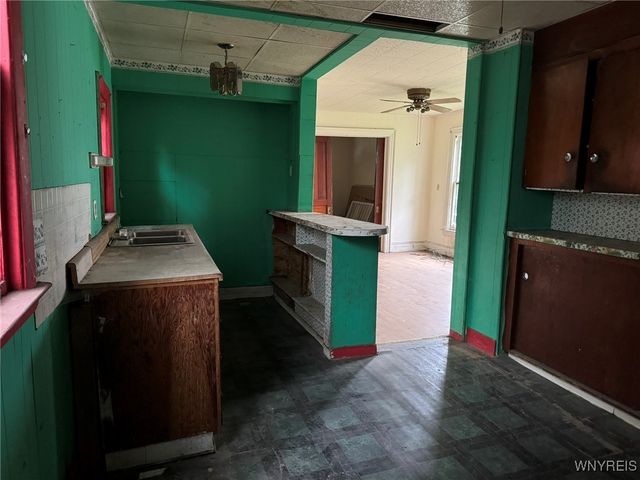 1867 Pierce Avenue, Niagara Falls, NY 14301