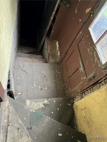 1867 Pierce Avenue, Niagara Falls, NY 14301