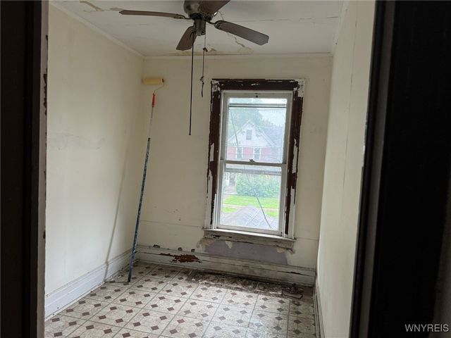 1867 Pierce Avenue, Niagara Falls, NY 14301