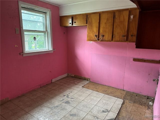 1867 Pierce Avenue, Niagara Falls, NY 14301