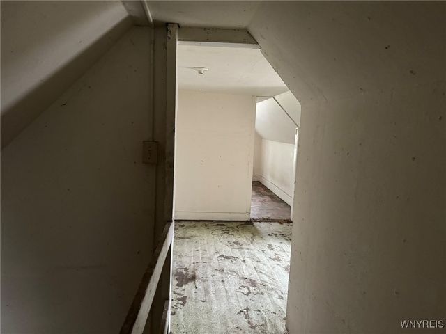 1867 Pierce Avenue, Niagara Falls, NY 14301