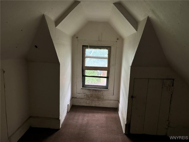 1867 Pierce Avenue, Niagara Falls, NY 14301