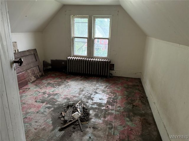 1867 Pierce Avenue, Niagara Falls, NY 14301