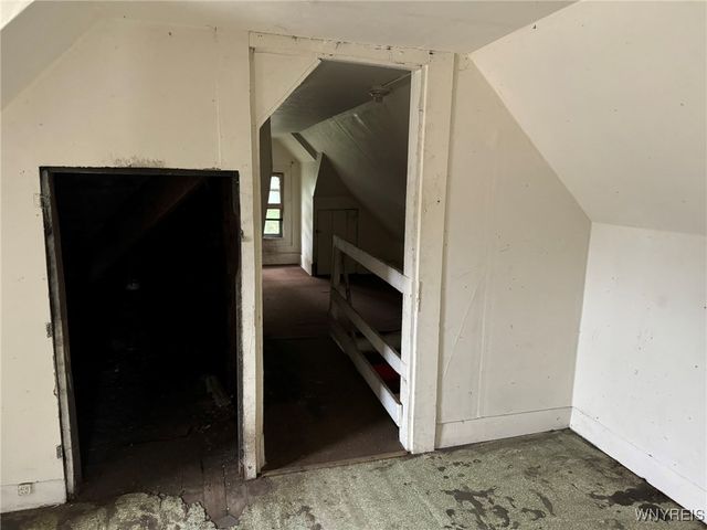 1867 Pierce Avenue, Niagara Falls, NY 14301