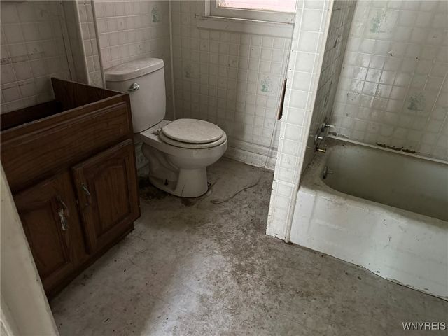 1867 Pierce Avenue, Niagara Falls, NY 14301