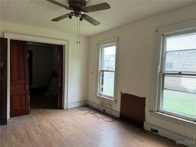 1867 Pierce Avenue, Niagara Falls, NY 14301