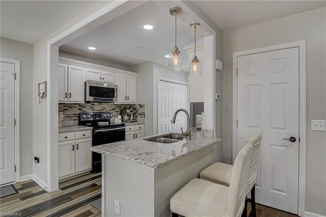 929 Big Creek Court, High Point, NC 27265