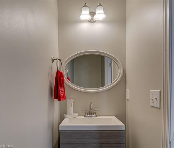 929 Big Creek Court, High Point, NC 27265