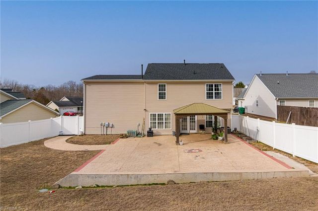 929 Big Creek Court, High Point, NC 27265