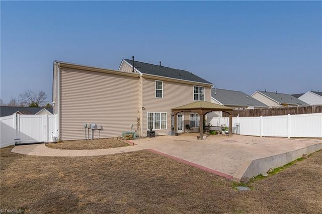 929 Big Creek Court, High Point, NC 27265