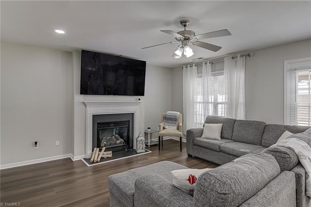 929 Big Creek Court, High Point, NC 27265