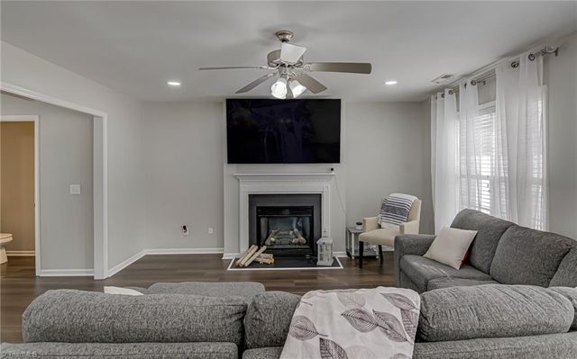 929 Big Creek Court, High Point, NC 27265