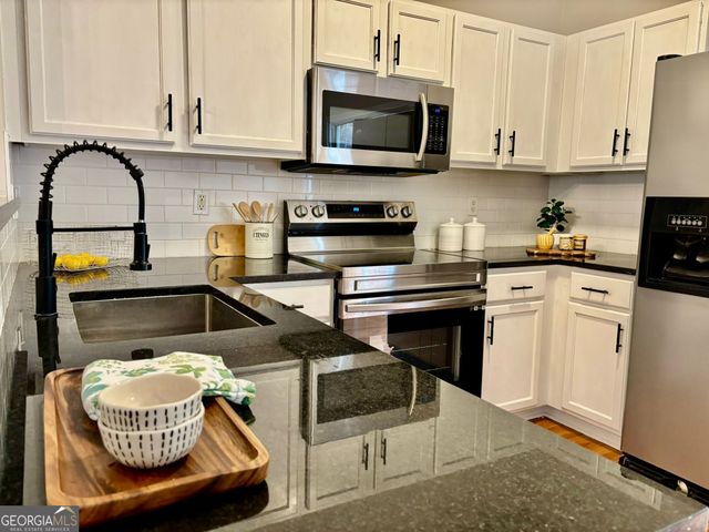 256 Paden Cove Trail, Lawrenceville, GA 30044