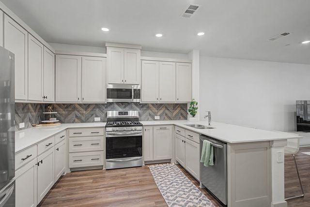 665 Vista Oaks Road, Lewisville, TX 75067