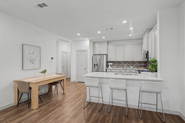 665 Vista Oaks Road, Lewisville, TX 75067