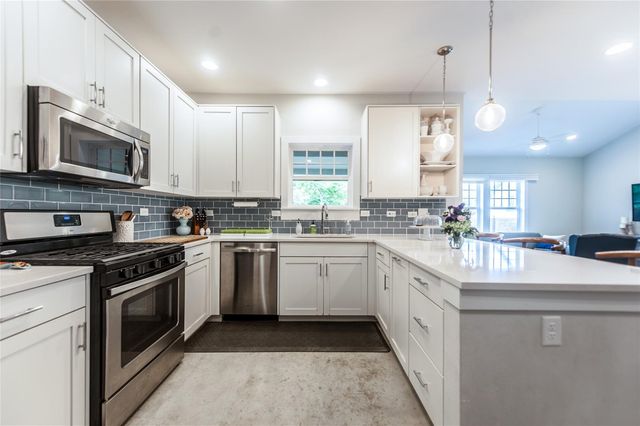 971 Bassett Place, Dallas, TX 75208