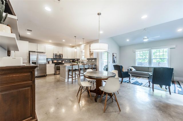 971 Bassett Place, Dallas, TX 75208