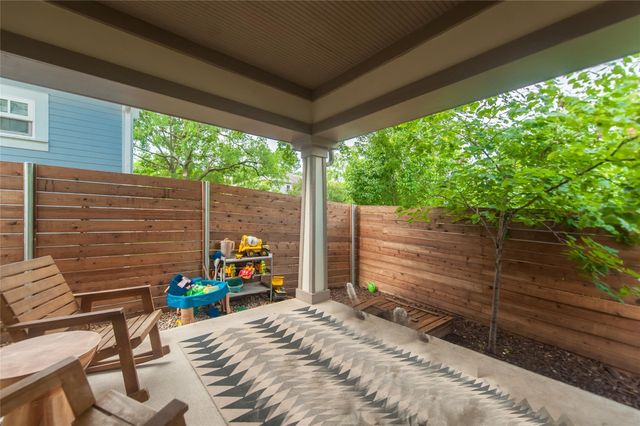 971 Bassett Place, Dallas, TX 75208