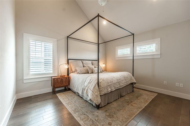 971 Bassett Place, Dallas, TX 75208