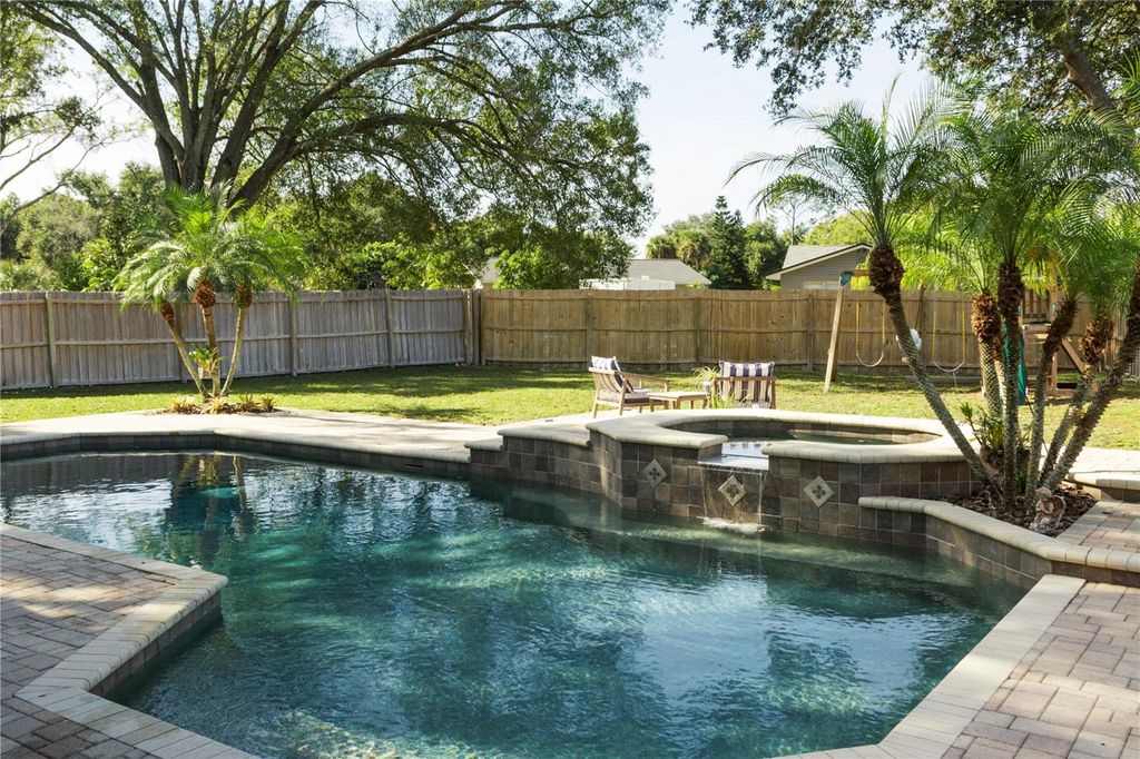 Image 2 of property listing at 8445 SHADY GLEN DRIVE, Orlando, FL 32819