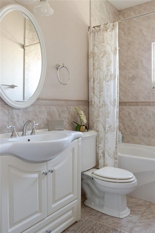 Image 24 of property listing at 8445 SHADY GLEN DRIVE, Orlando, FL 32819