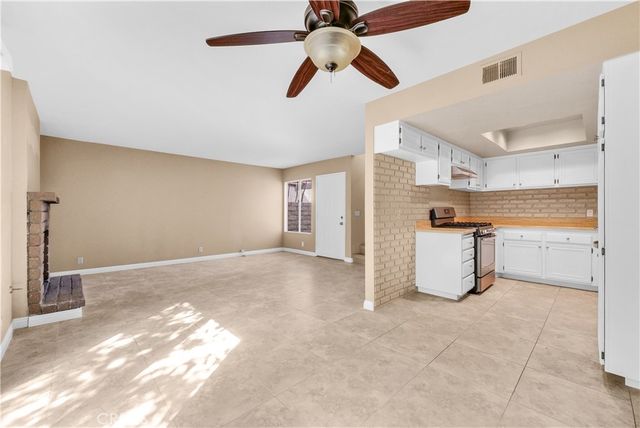 2750 Via Hacienda 95, Fullerton, CA 92835