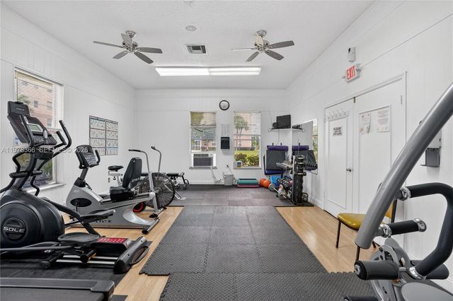 2821 Somerset Drive 317, Lauderdale Lakes, FL 33311