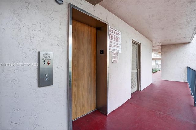 2821 Somerset Drive 317, Lauderdale Lakes, FL 33311