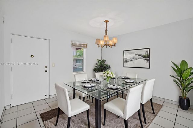 2821 Somerset Drive 317, Lauderdale Lakes, FL 33311