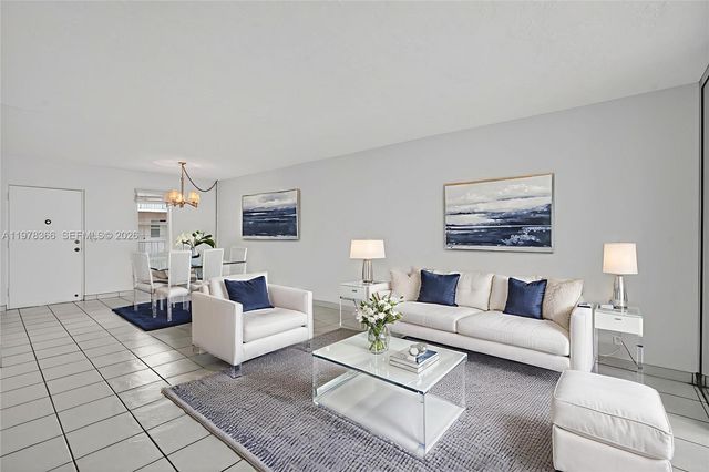 2821 Somerset Drive 317, Lauderdale Lakes, FL 33311
