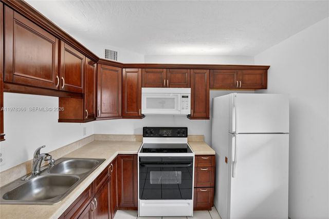 2821 Somerset Drive 317, Lauderdale Lakes, FL 33311