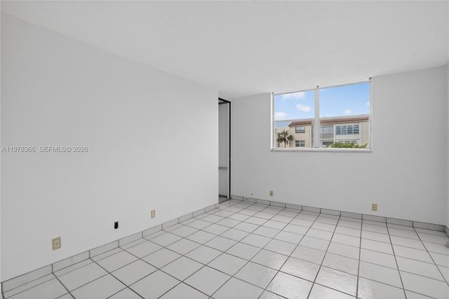 2821 Somerset Drive 317, Lauderdale Lakes, FL 33311