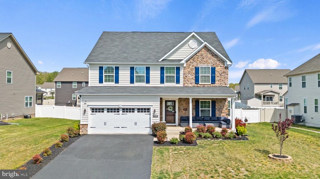 Image 2 of property listing at 8802 BANCROFT DR, Waldorf, MD 20603