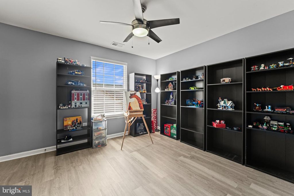 Image 22 of property listing at 8802 BANCROFT DR, Waldorf, MD 20603