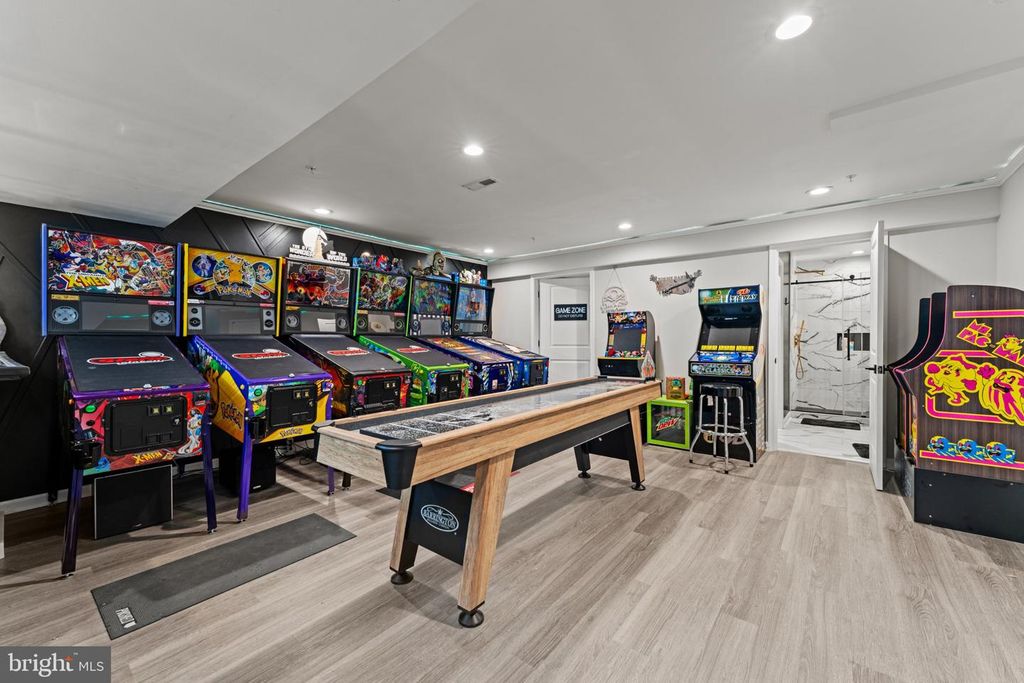 Image 30 of property listing at 8802 BANCROFT DR, Waldorf, MD 20603