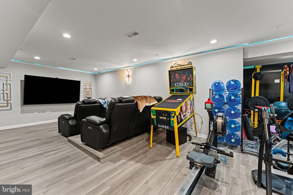 Image 35 of property listing at 8802 BANCROFT DR, Waldorf, MD 20603