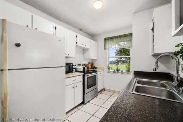 312 S Lotela Avenue, Avon Park, FL 33825