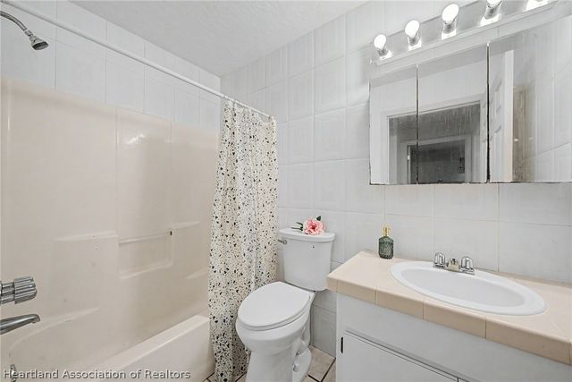 312 S Lotela Avenue, Avon Park, FL 33825