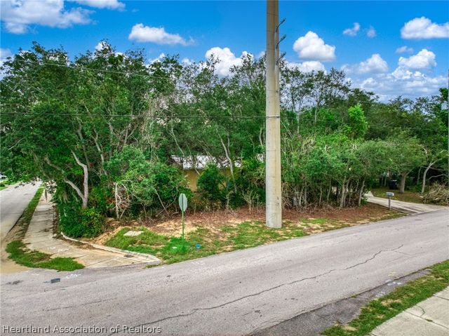 312 S Lotela Avenue, Avon Park, FL 33825