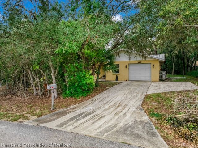 312 S Lotela Avenue, Avon Park, FL 33825