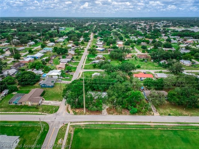 312 S Lotela Avenue, Avon Park, FL 33825