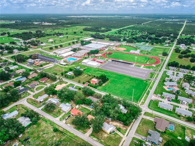 312 S Lotela Avenue, Avon Park, FL 33825