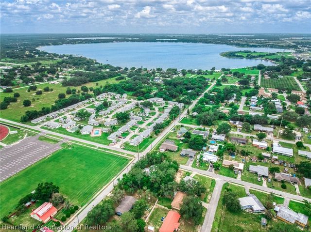 312 S Lotela Avenue, Avon Park, FL 33825