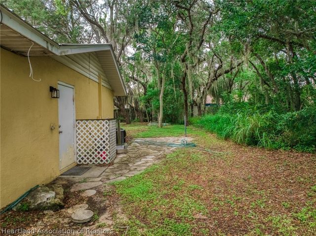 312 S Lotela Avenue, Avon Park, FL 33825