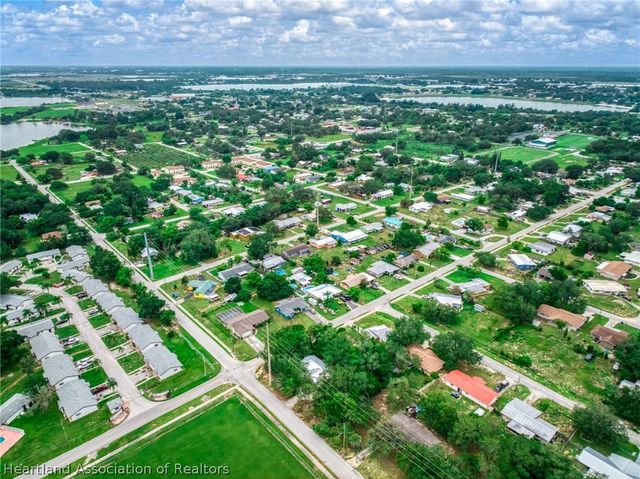 312 S Lotela Avenue, Avon Park, FL 33825
