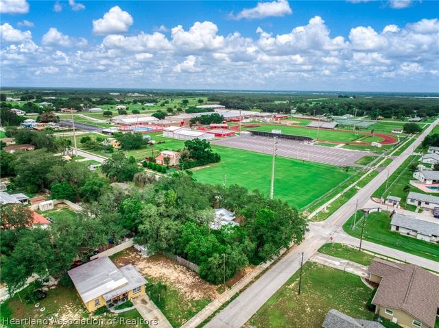 312 S Lotela Avenue, Avon Park, FL 33825