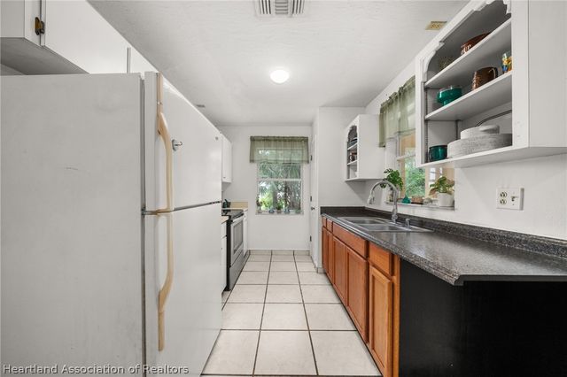 312 S Lotela Avenue, Avon Park, FL 33825